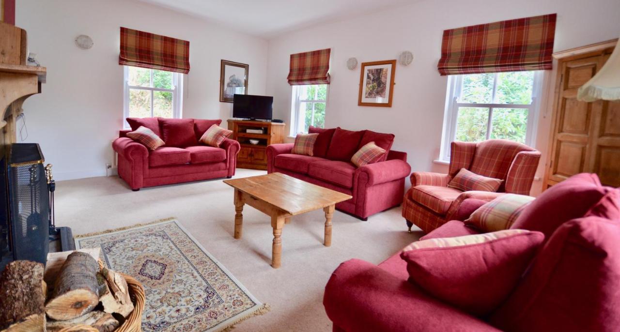 Delphi Lodge Cottages Leenaun Extérieur photo